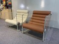 Krzesło akrylowe w salonie Casual Lounge