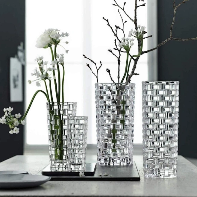 Manufacturers Wholesale All Kinds of Crystal Clear Glass Vases Can Be Used for Weddings, Home Decorations, etc.