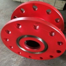 Self-sealing well packer