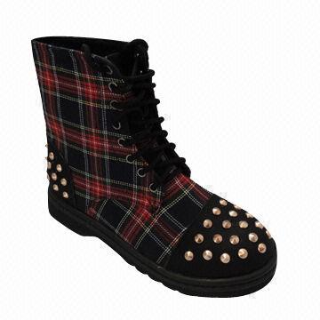 Fashionable Women's Marten Boots with Stud