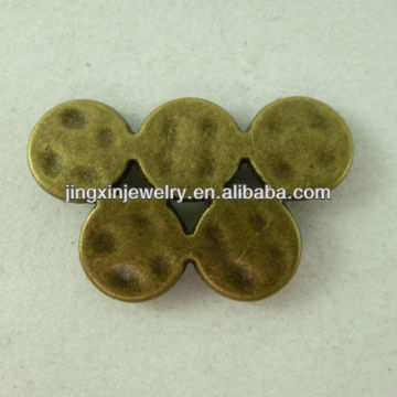 Yi Wu Bronze Model Scarf Pendants Metal Crafts