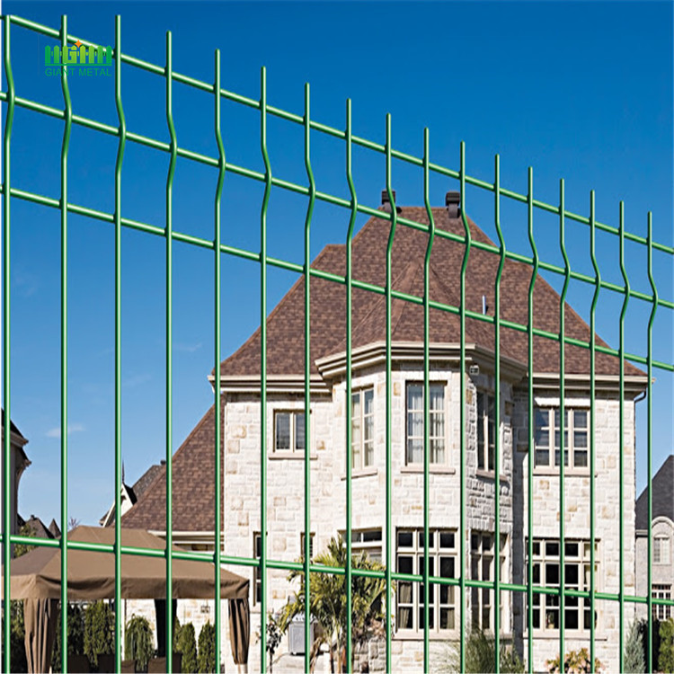 Factory Galvanized or PVC coated Wire Mesh Fence