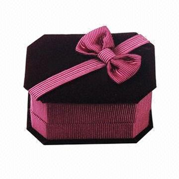 Trinket boxes, made of cloth