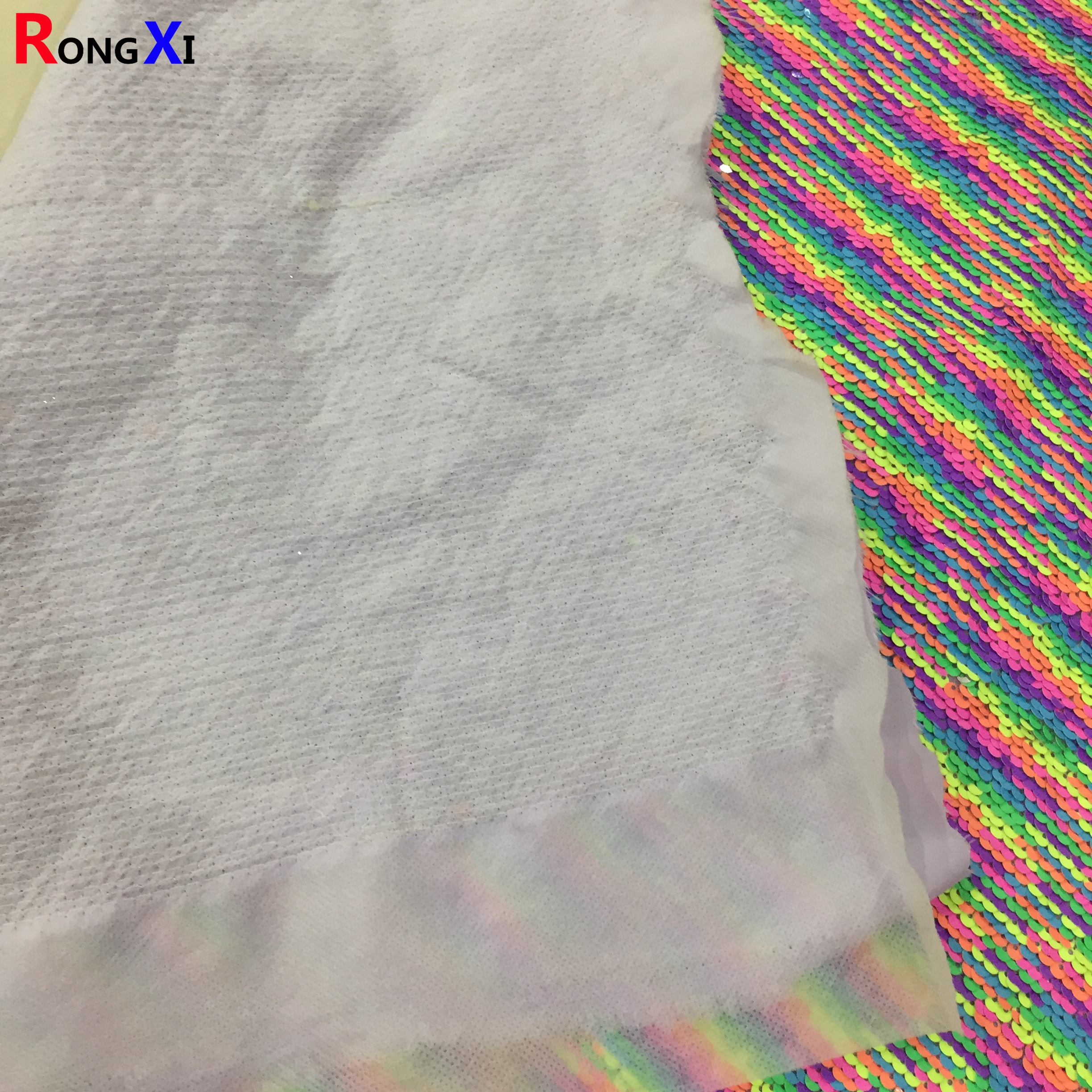 RXF0993 Marke Rainbow 5mm Reversible Rainbow Paillettenstoff