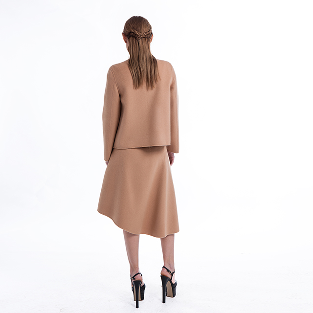 Round collar long sleeve skirt