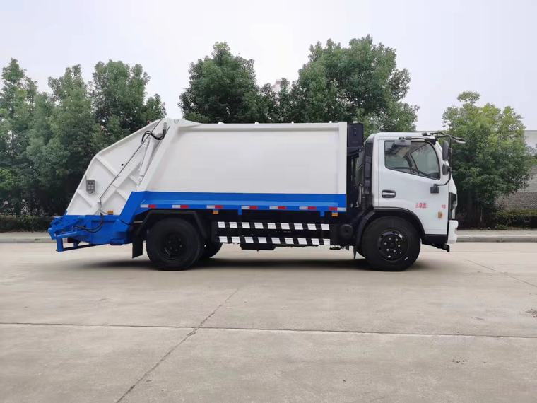 Dongfeng 4x2Garbage Compactor Trucks 6CBM