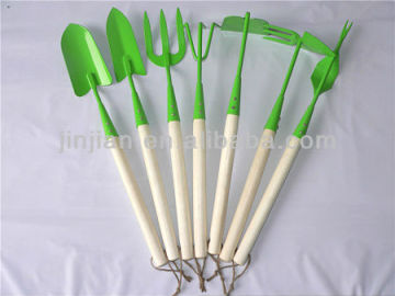 Long handle FSC garden tool