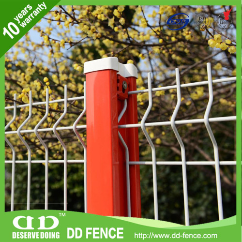 Color vinyl coated welded wire mesh fence