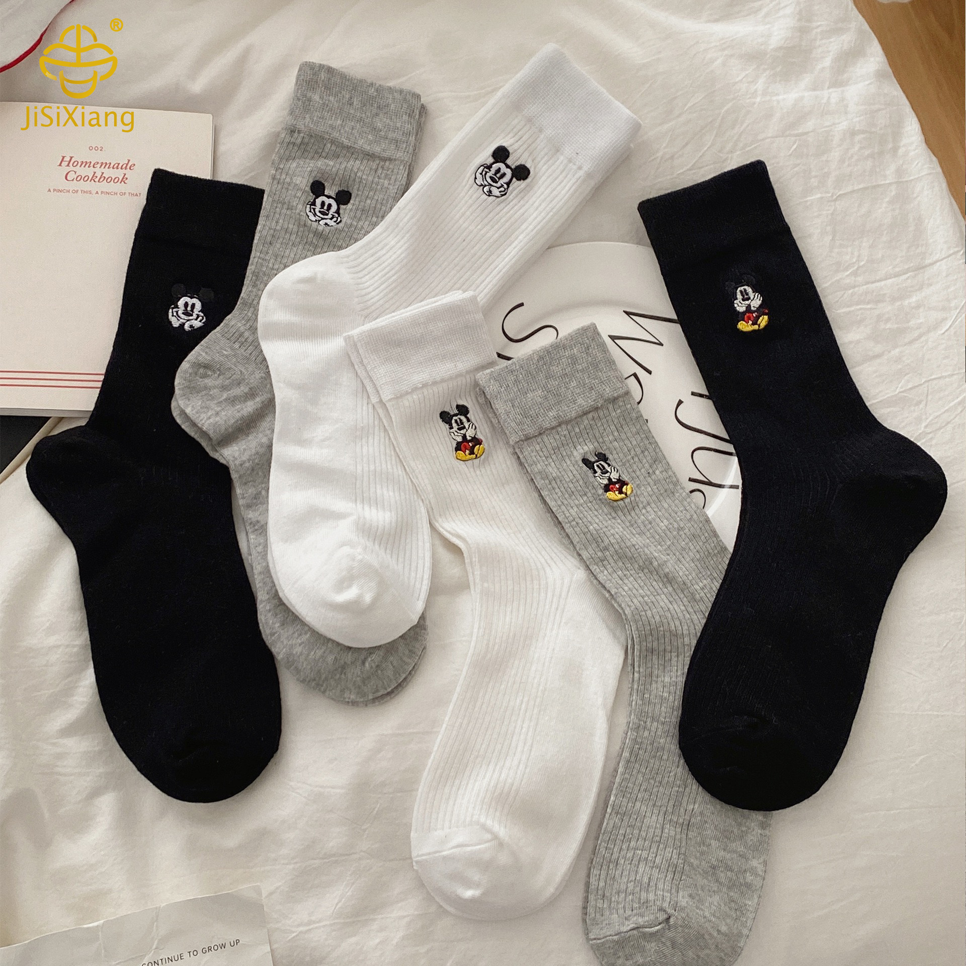 자수 튜브 양말의 한국 버전 Korean version of embroidered tube socks