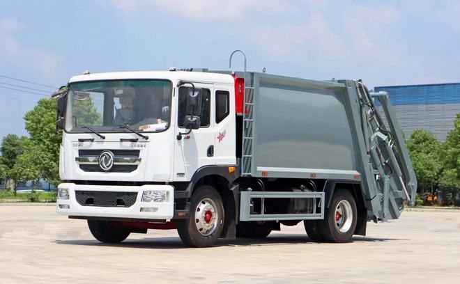 Dongfeng 4*2 شاحنة القمامة ضغط