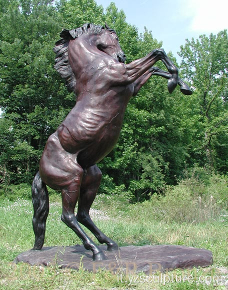 Scultura di cavallo di salto di ottone della forma di vita di vendita calda