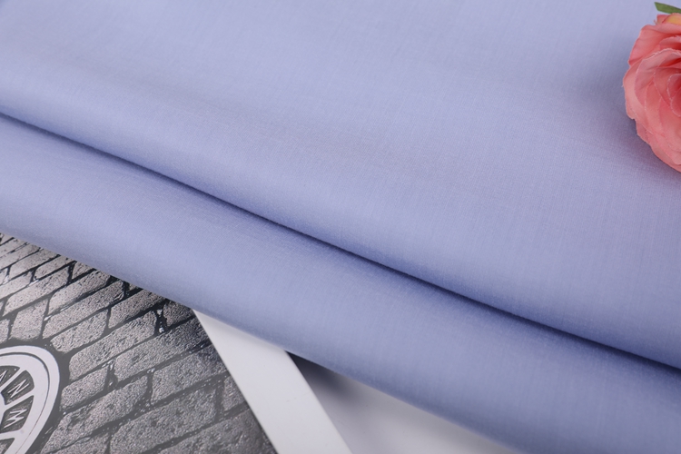 Gute Qualität gewebter, einfach gefärbter Tencel -Nylon -Material Stoffrollen für Hemd
