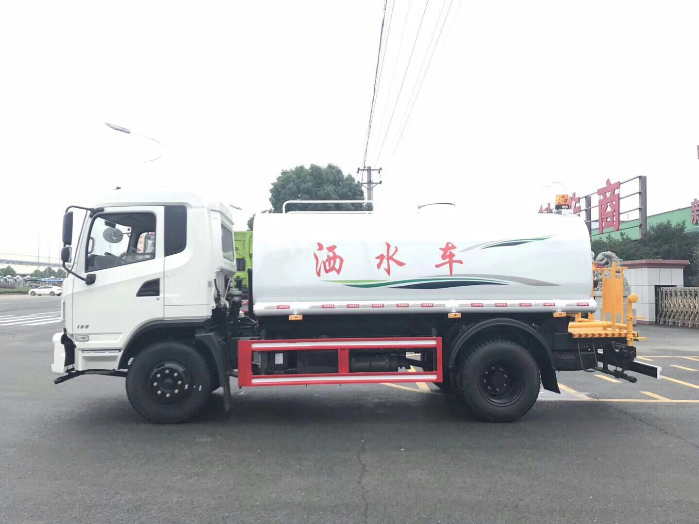 Dong Feng 12000 liter water tank truck to sell