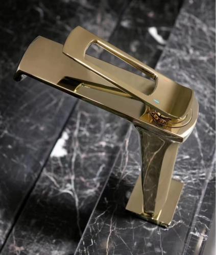 Moderna Guldblandare Handfatblandare Enkelt handtag Vattenfallskran Väggmonterad handfatskran