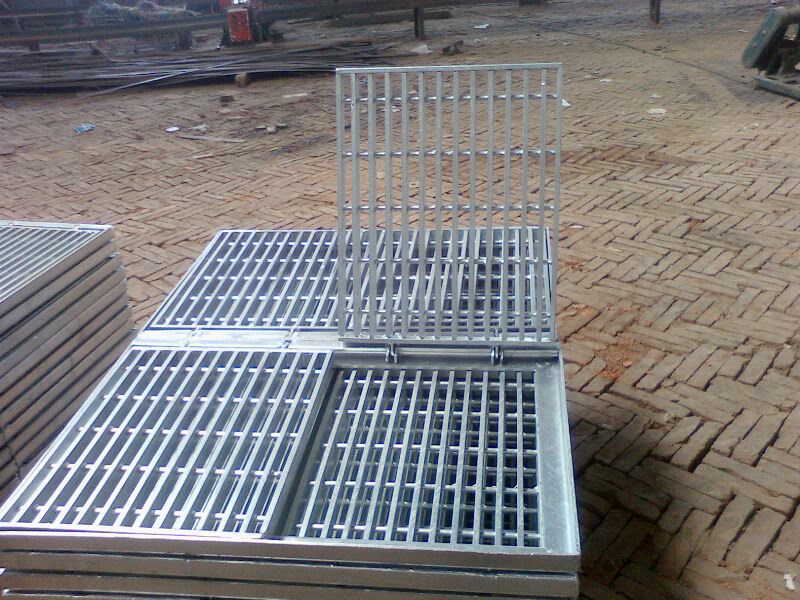 Steel grating