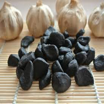 Special peeled black garlic