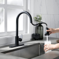 Faucet ketukan dapur hitam matte komersial dengan penyemprot