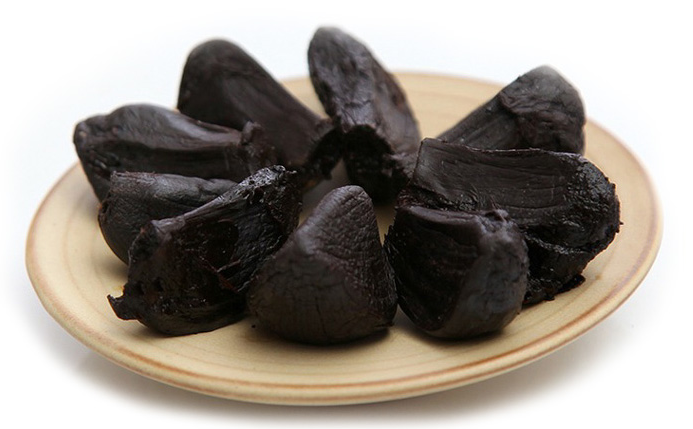 peeled black garlic