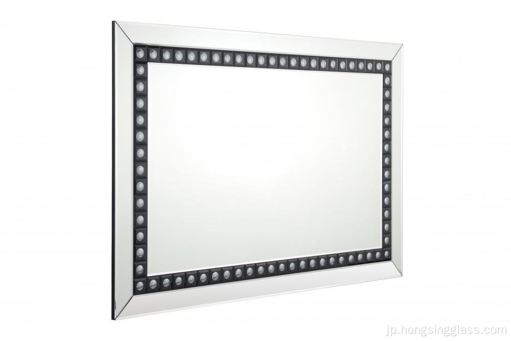 長方形の銀と黒い吊り鏡