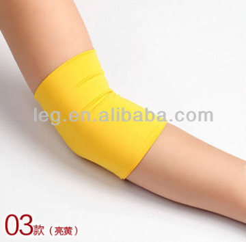 Elbow Sleeves for office lady using computer laptop