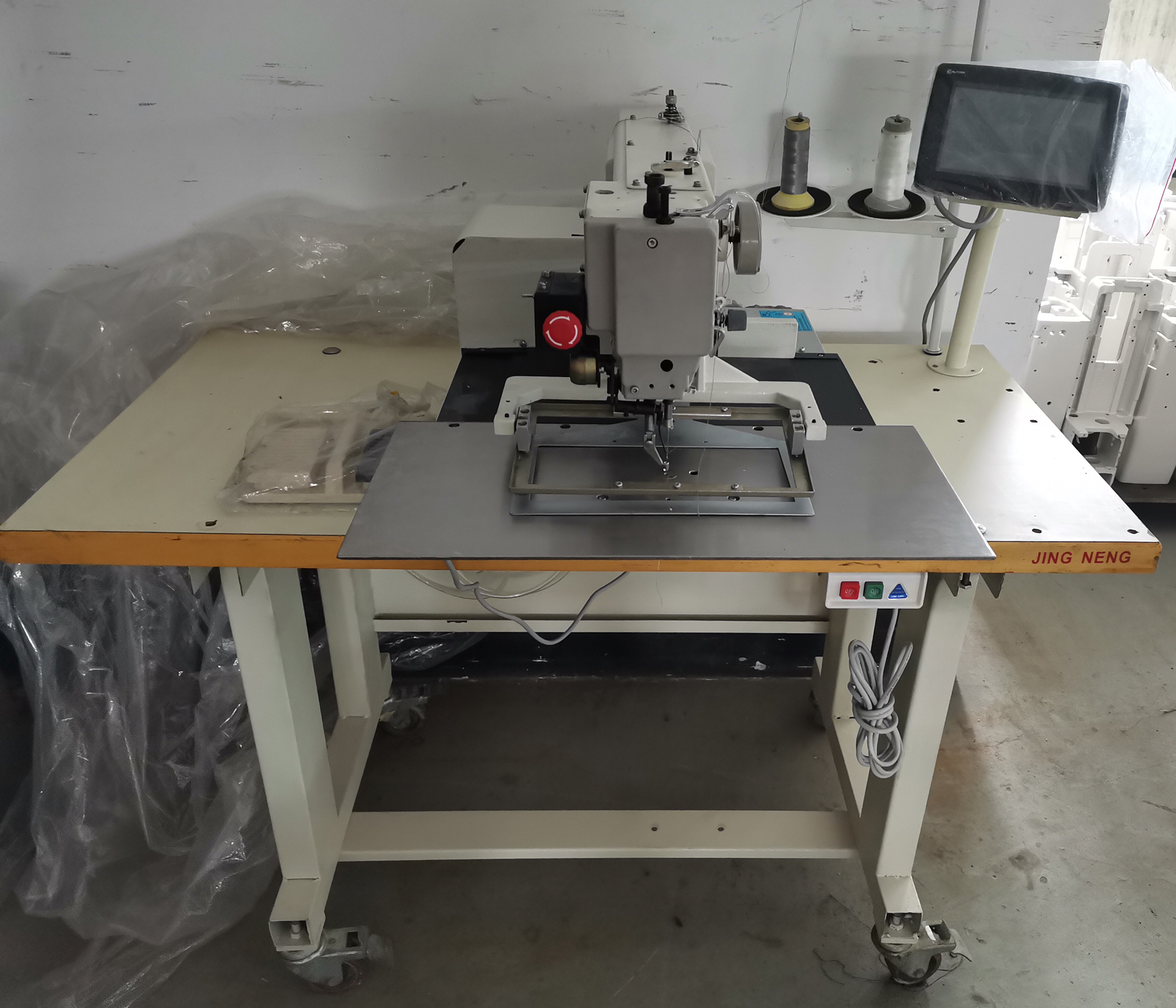 Computer Pattern Shoes Bag Industrial Sewing Machine Automatic 2010 3020 Computerized Pattern Sewing Machine