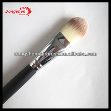 makeup artist foundation brush mineral makeup