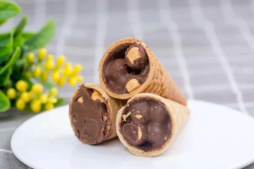 Chocolate Planet cup crunch cone