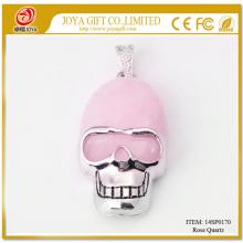 Pendentif crâne en alliage de quartz rose avec pierres semi-précieuses