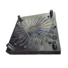 Taizhou Huangyan Plastic Tableware Mould Supplier: Injection Spoon, Fork, Knife Molds