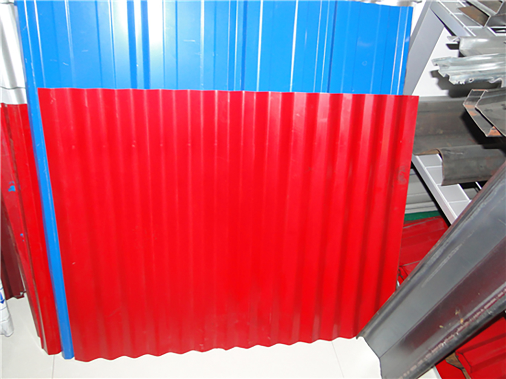 Corrugated sheet metal roof making machine