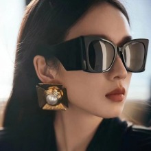2024 Luxurious Oversized Cateye Sunglasses - Colorful Wide Leg Shades for Ladies
