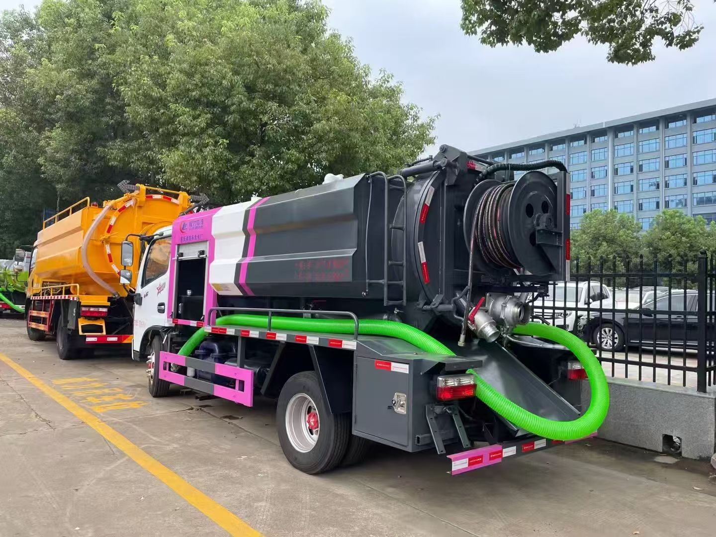 Эффективный пылесос для очистки канализации Efficient Sewer Cleaning Vacuum Truck