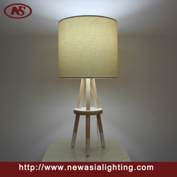 Modern tripod lovely decoration wood table lamp