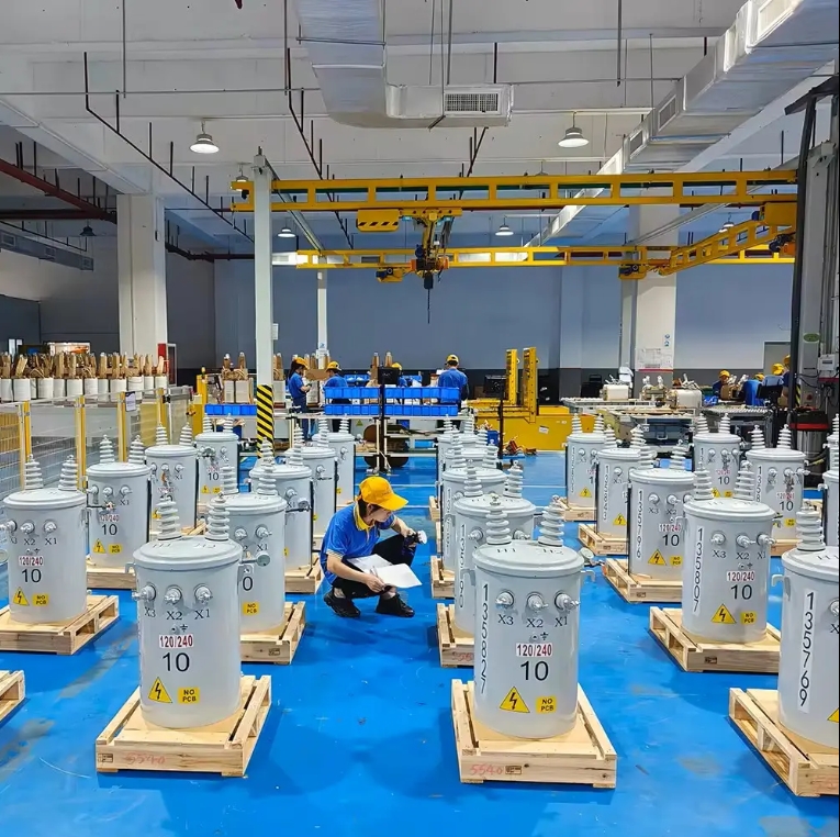 egyfázisú oszlopra szerelhető elosztó transzformátor gyártó single-phase pole-mounted distribution transformer manufacturer