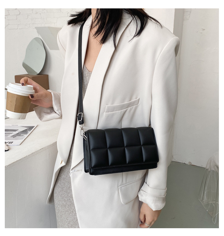 New 2021 messenger shoulder bag lattice checkered net red pop star same style ladies handbag