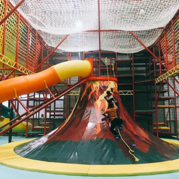 Indoor Children Volcano climbing wall