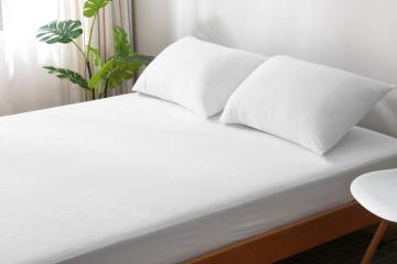 Waterproof fitted sheet and pillowcase
