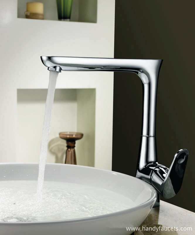 Single lever kichen faucet 