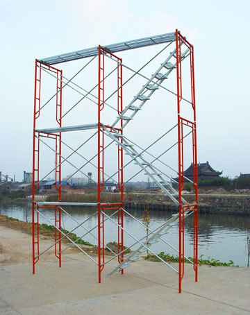 Adjustable Cross Brace for Frame Type Scaffolding