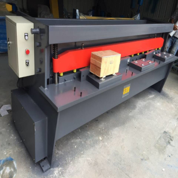 2.5 meters Metal Electric Shearing Machinery from Shanghai