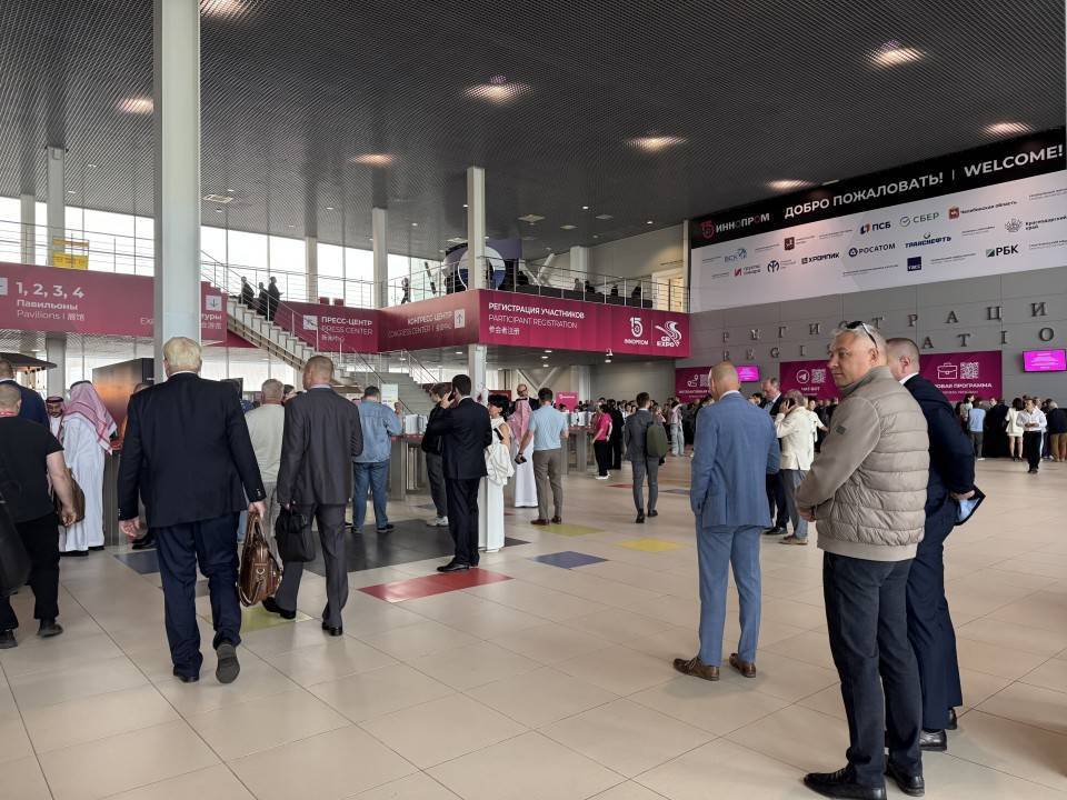 Chuke Intelligent brought digital marking and laser cleaning solutions to the Yekaterinburg Industrial Exhibition in Russia