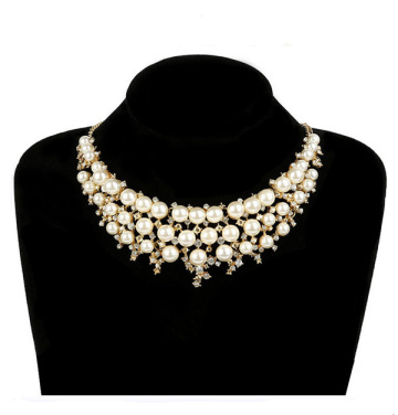 Black Pearl Pendant With Shiny Rhinestones Collar Necklace