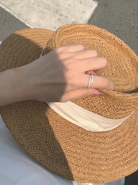 Simple index finger ring zircon