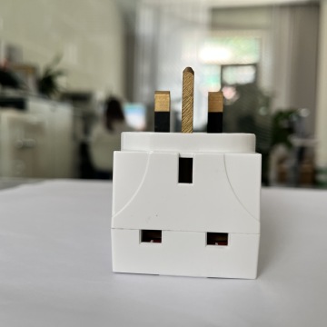 UK Travel Adapter for CE Approved Electrical Items