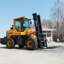 Rough Terrain Forklift for Material Handing