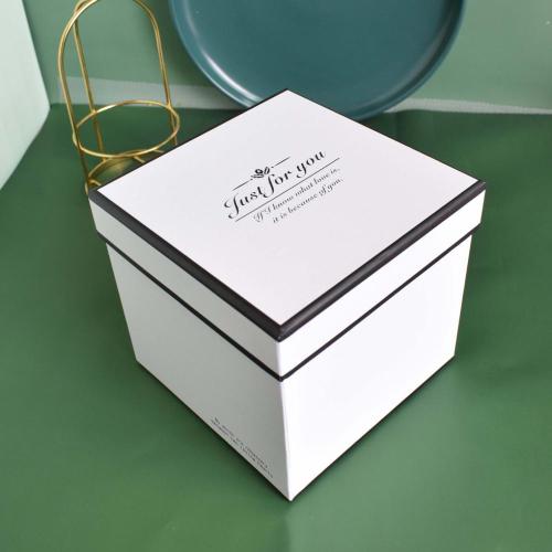 Boîtes d&#39;emballage Boîte-cadeau blanche pour cadeaux Candles