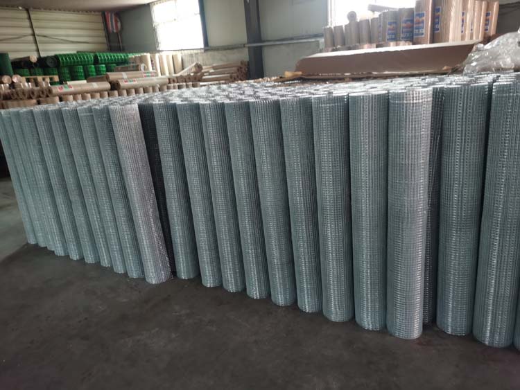 High tensile strength hot-dipped galvanized steel wire 1/2'' welded mesh roll for zoo mesh