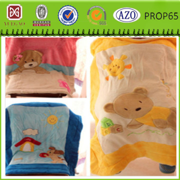 Bordure baby fleece applique blanket