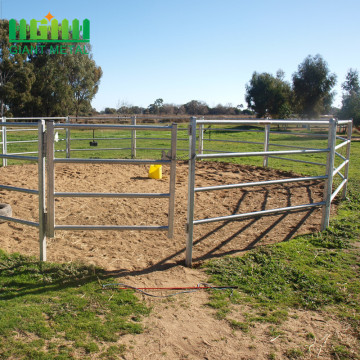 Painéis de cerca de cavalo para construir uma caneta redonda