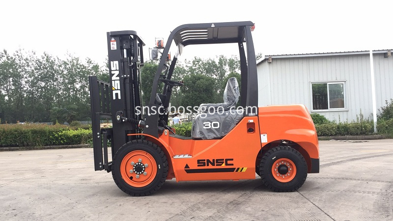 orangefarbener 3-Tonnen-Dieseltapler nach ARGENTINA von sheri (1) orange color 3 ton diesle forklift to ARGENTINA from sheri (1)